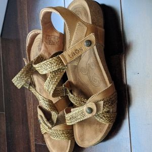 Taos sandals
